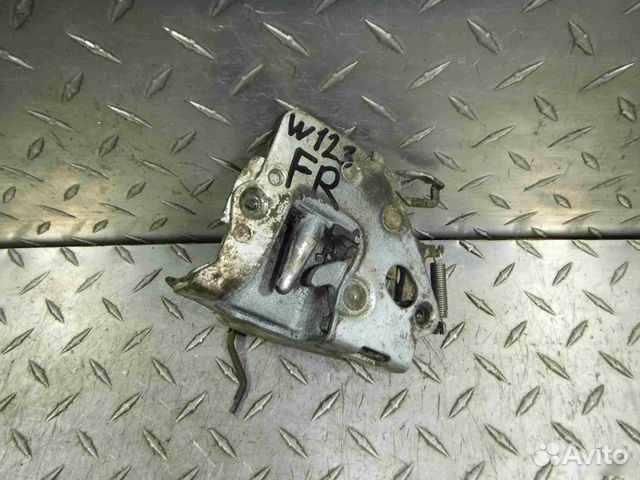 Замок двери передней правой Mercedes-Benz W123