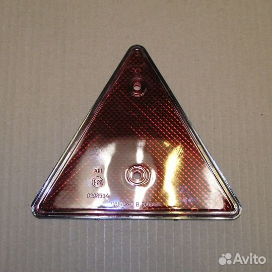 Светоотражатель треугольный красный (пластик)