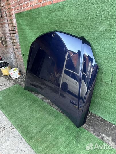 Оригинальный капот на Mercedes-Benz W204