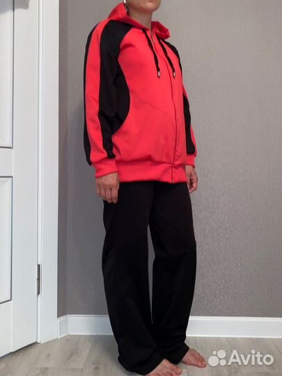 Спортивный костюм женский