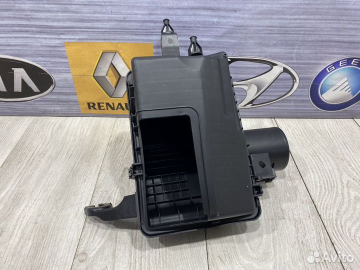 Корпус воздушного фильтра Nissan X-trail T32