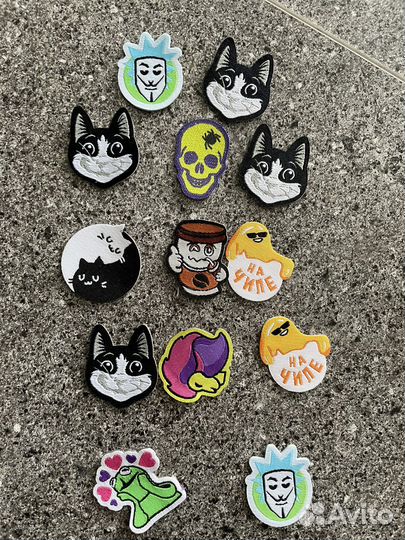 Наклейки на одежлу