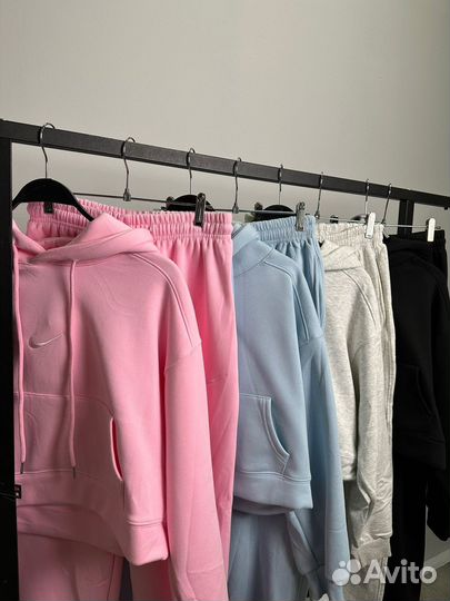 Утепленный спортивный костюм