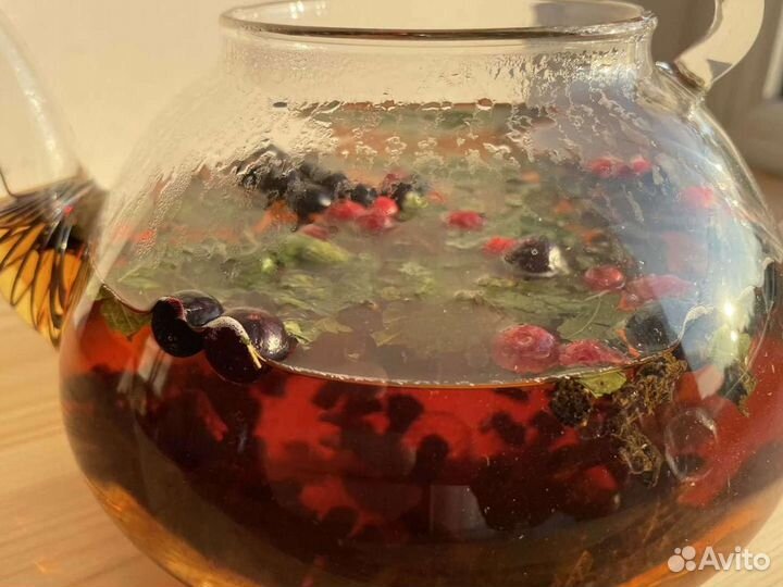 Иван чай и смородина, ягоды, ягод много