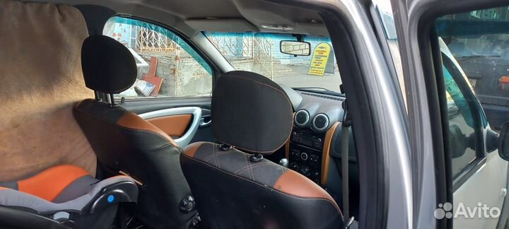 LADA Largus 1.6 МТ, 2017, битый, 235 000 км