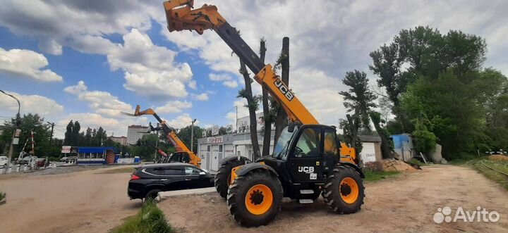 Телескопический погрузчик JCB 550-80, 2014