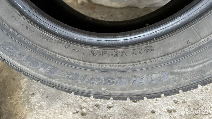 Dunlop Graspic DS3 215/65 R16