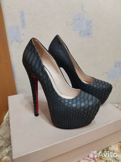 Туфли под louboutin