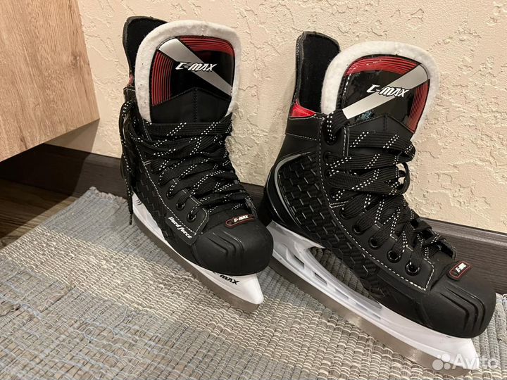 Коньки хоккейные