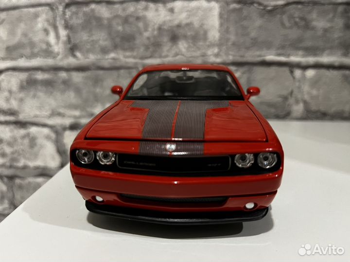 Dodge Challenger SRT8 1/24 Maisto