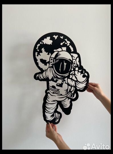 Панно из дерева