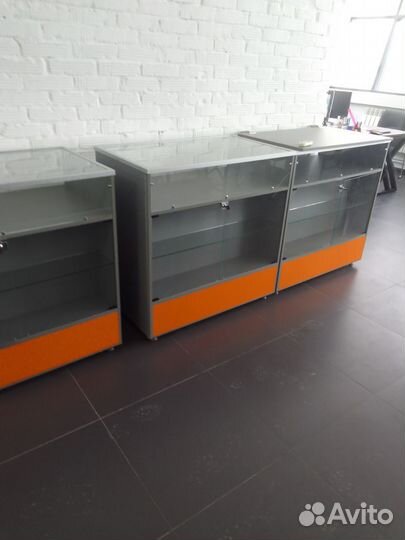 Торговые витрины и прилавки для магазина