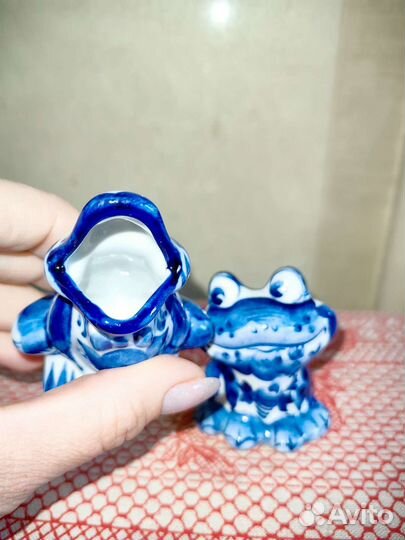 Лягушка гжель