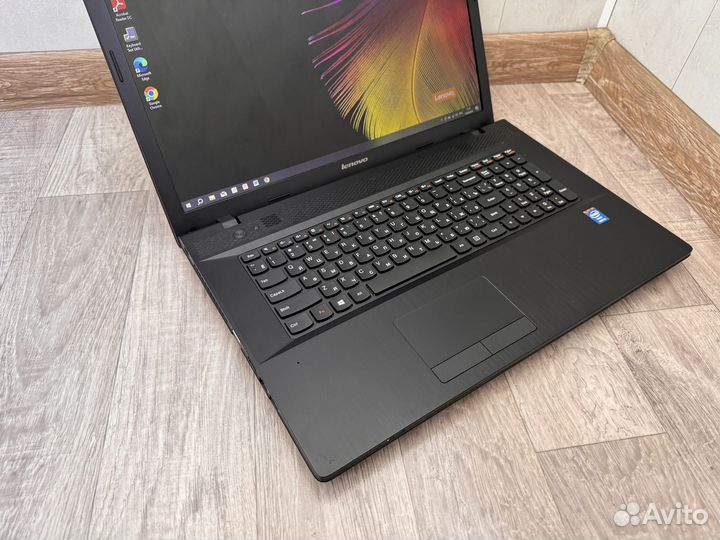 Lenovo Большой/Мощный (17.3/i5-4200M/GT 720M/SSD)