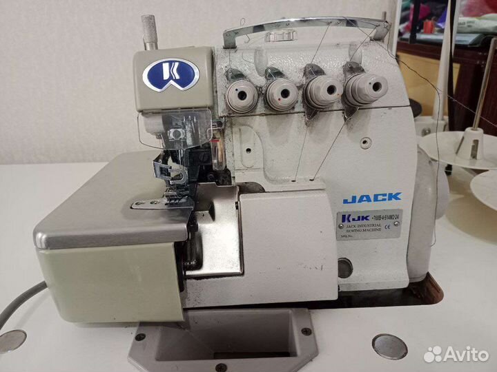 Швейная машинка jack оверлок