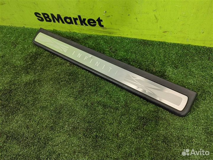 Накладка на порог салона передняя левая Infiniti