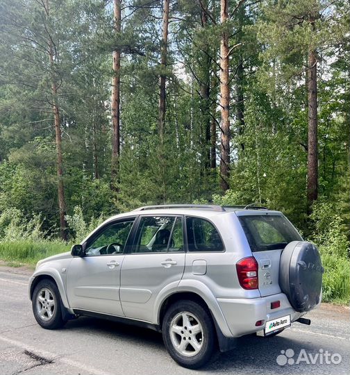 Toyota RAV4 2.0 AT, 2004, 317 000 км