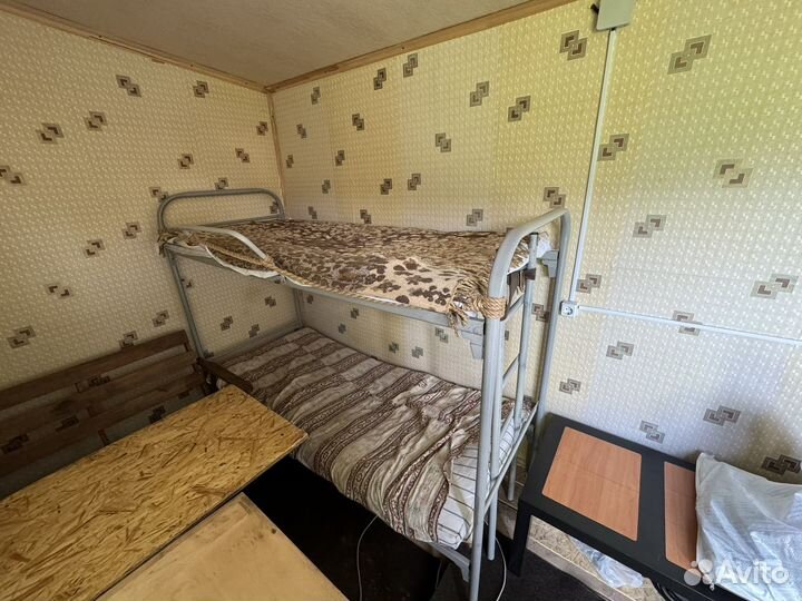 Кровать двухьярусная