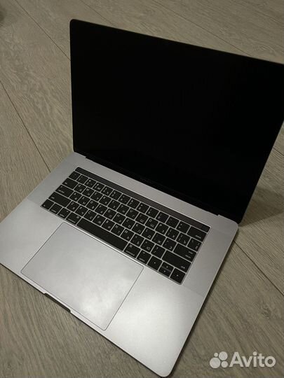 Apple macbook pro 15 2017 1tb