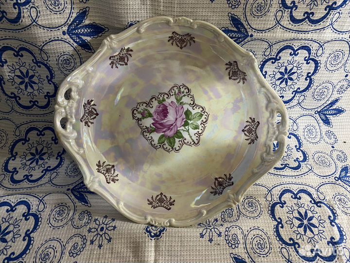 Винтажное блюдо из фарфора