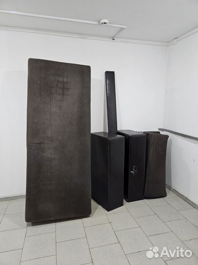 Угловой диван просторный