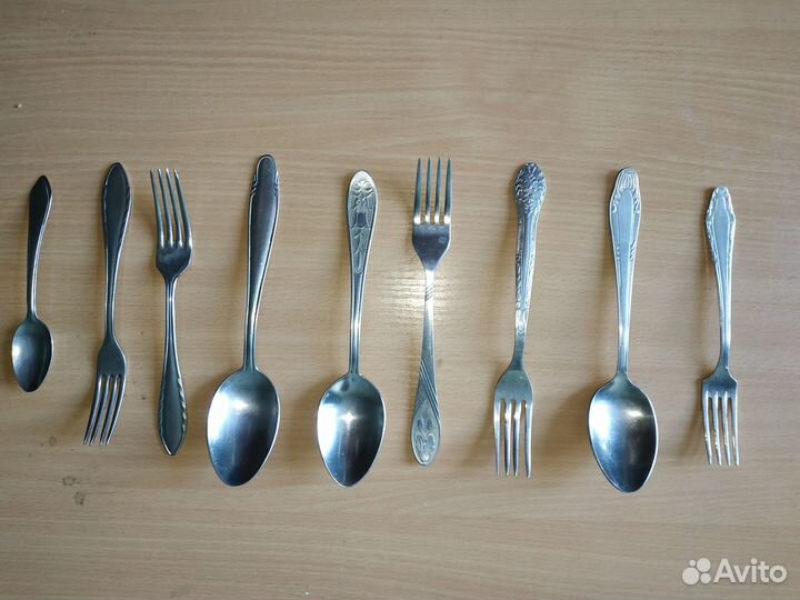 Вилки и ложки из нержавейки из разных наборов