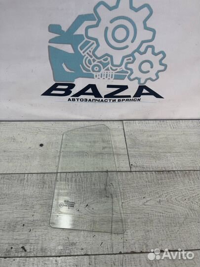 Форточка задней правой двери Kia Rio 4 X-Line