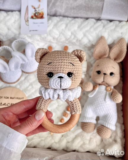 Подарок на выписку из роддома или крестины