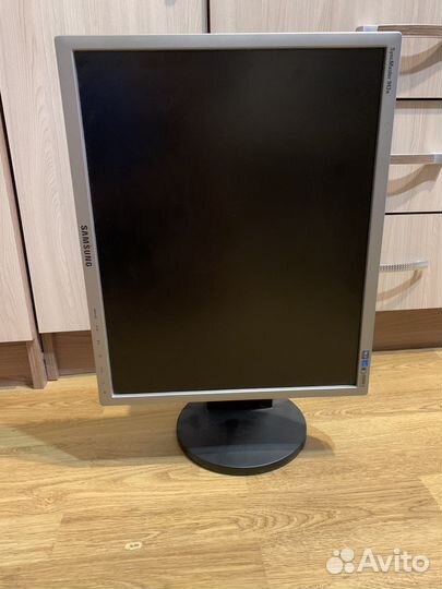 Монитор Samsung