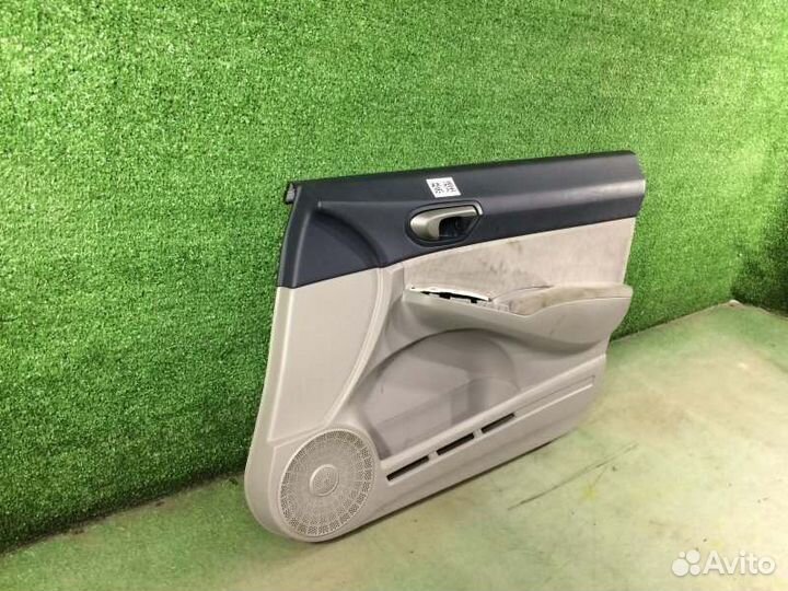 Обшивка двери передняя правая Honda Civic FD1 R18A