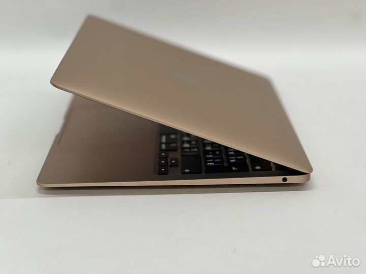 Macbook air 13 i3 8/256 Gold