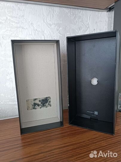 Коробка от телефона Samsung S20+