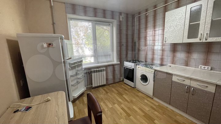 2-к. квартира, 52 м², 1/9 эт.
