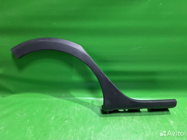 Накладка заднего правого крыла Renault Sandero 14+