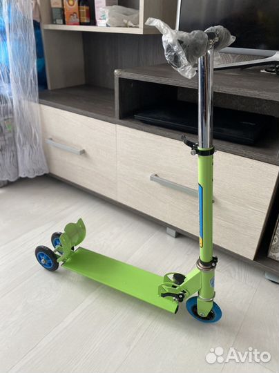 Самокат детский трехколесный новый