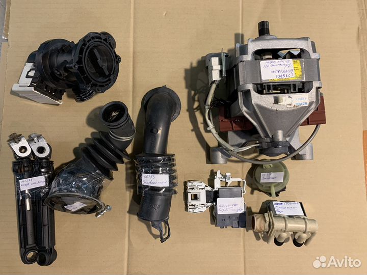 Стиральная машина Hotpoint-arsl100 (В разборе)