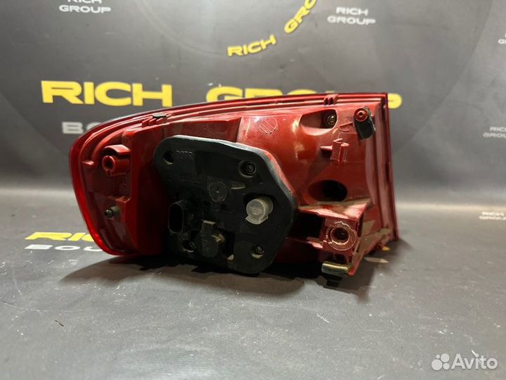 Стоп-сигнал правый Audi A4 B8 caea 2010