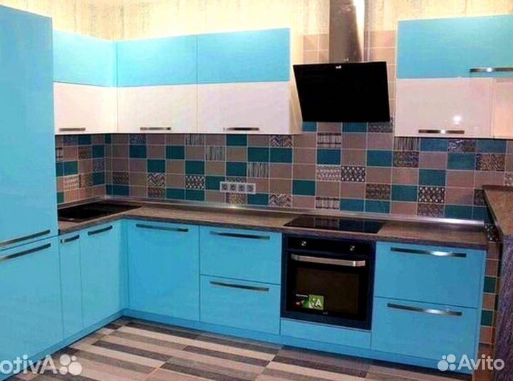 Кухня в потолок на заказ