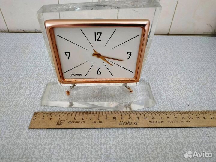 Часы «Молния» СССР, настольные, механические