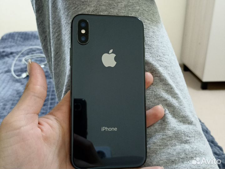 iPhone X, 64 ГБ