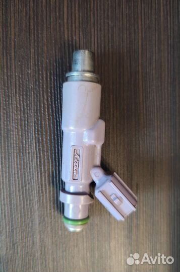 Форсунка топливная 1G-FE 23250-70120