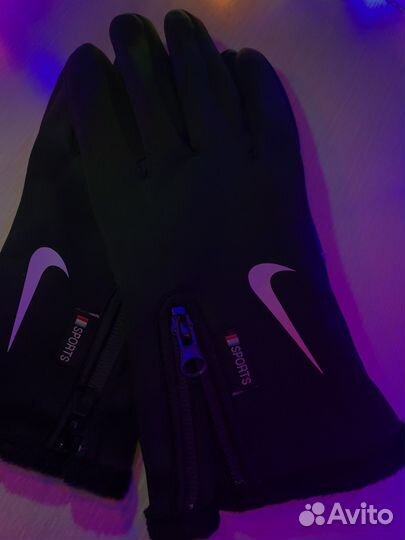 Перчатки Nike