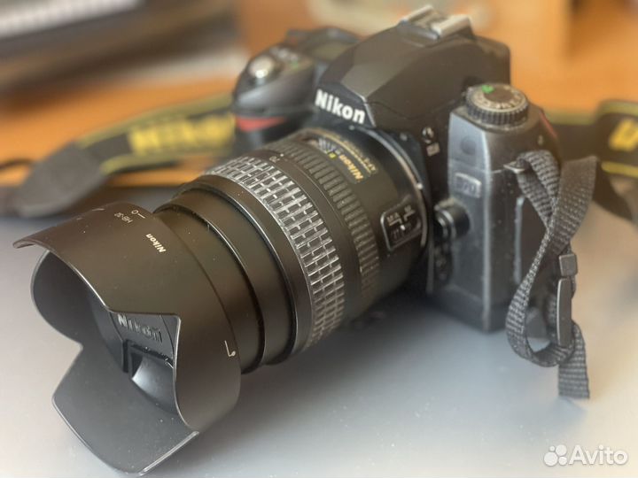 Зеркальный фотоаппарат Nikon D70