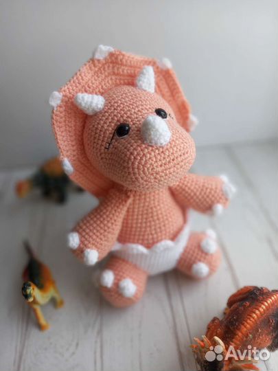 Вязаная мягкая игрушка динозавр 