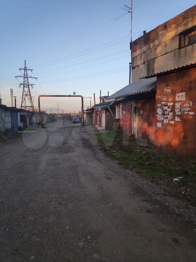 Гараж, > 30 м²