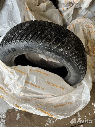 Goodyear UltraGrip Ice 185/65 R15