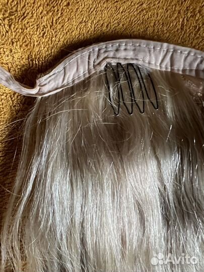 Хвост из натуральных волос на ленте блонд