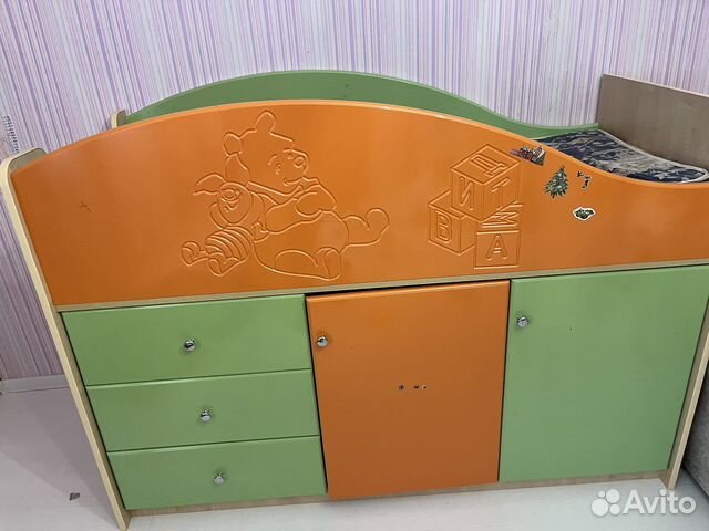 Детская кроватка с ящиком и матрасом