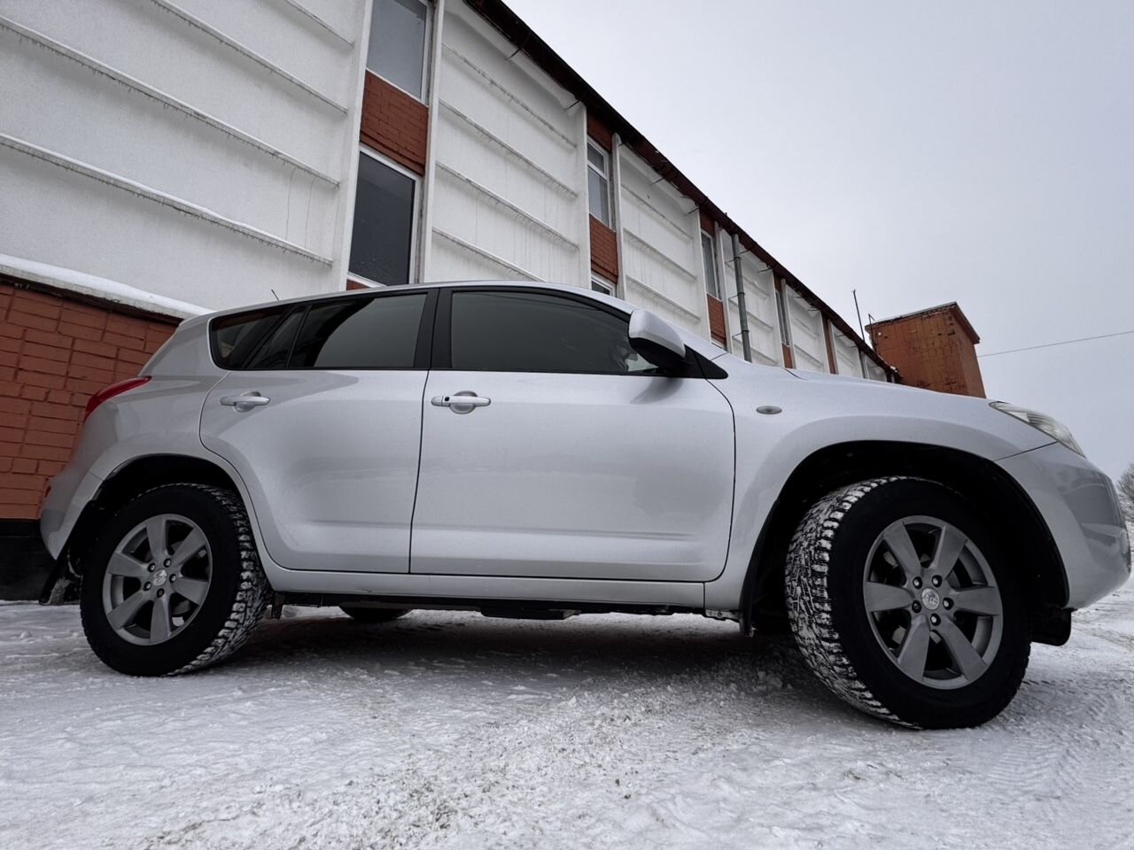 Toyota RAV4: фото владельца