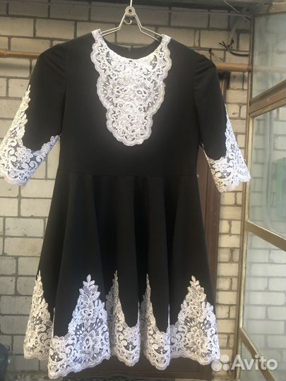 Продам школьное платье